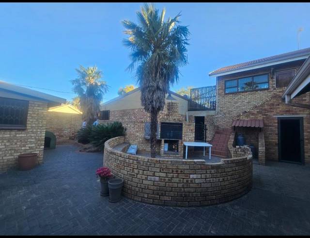 3 BEDROOM HOUSE FOR SALE IN FLORA GARDENS